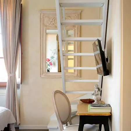 Bed & Breakfast Mabelle Residenza Sassetti 3*